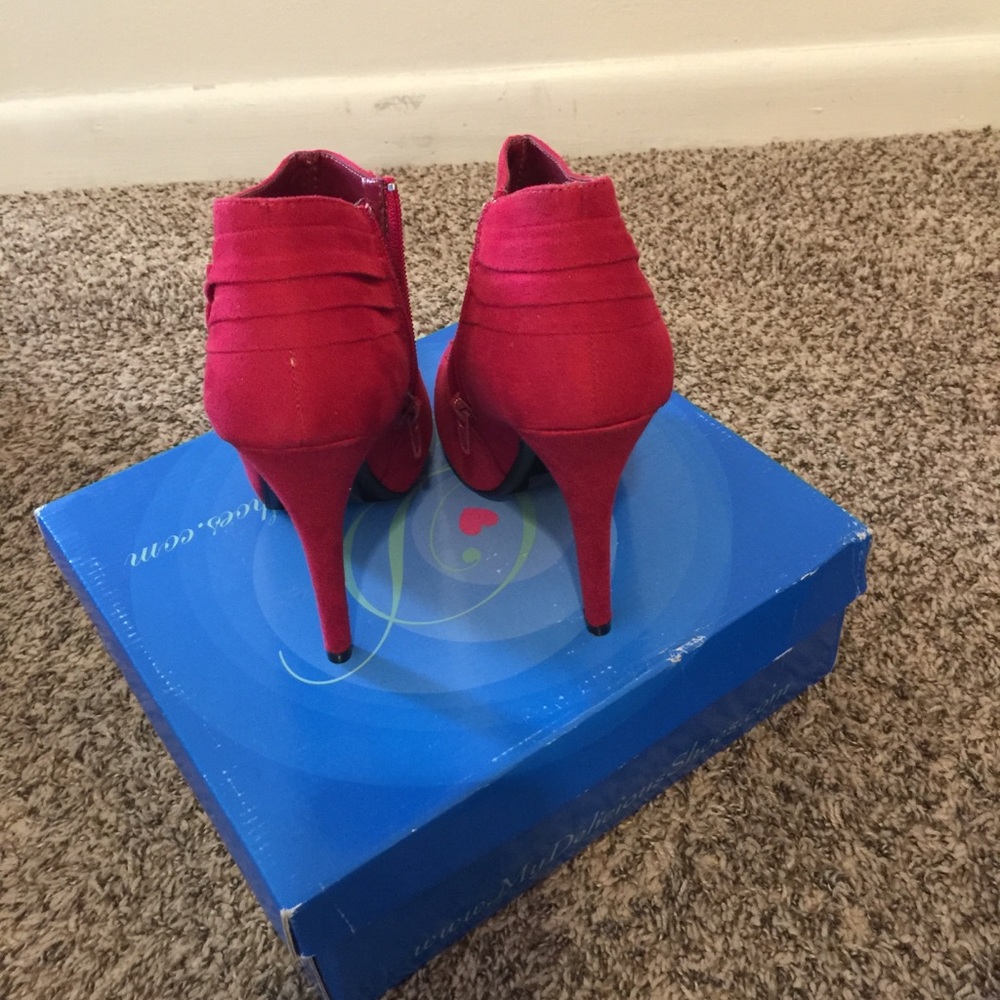 Red booties - Picture 2 of 2